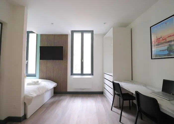 Le Salvia - Cosy Proche Eglise Апартаменты *